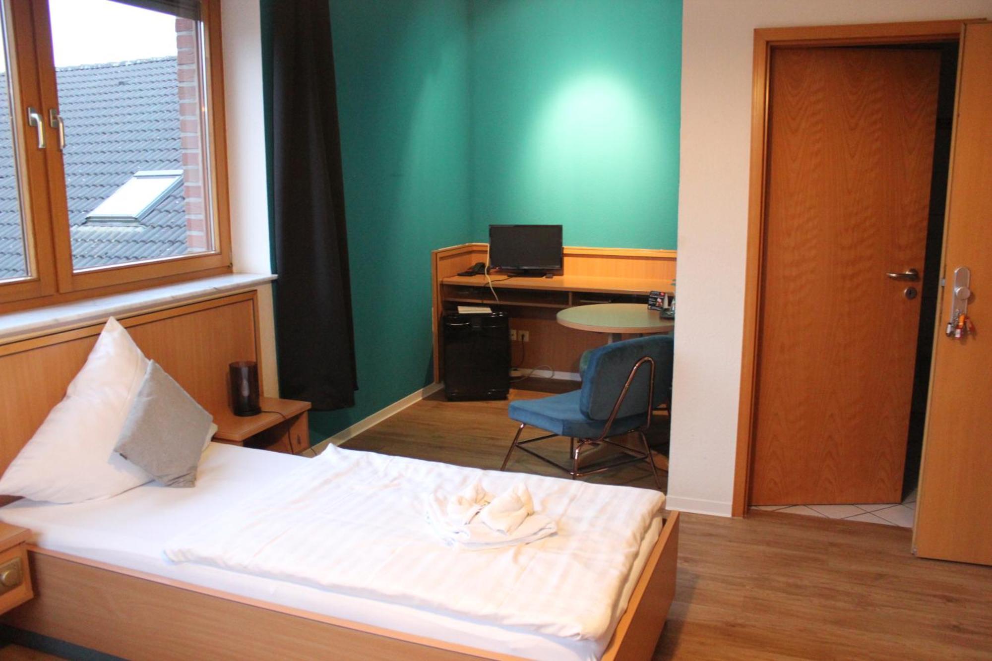 Olympia Hotel & Restaurant Inden Dış mekan fotoğraf